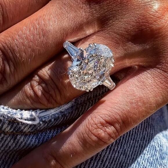 💎 New Stunning sparkling oval white sapphire ring 💎 - Picture 5 of 5